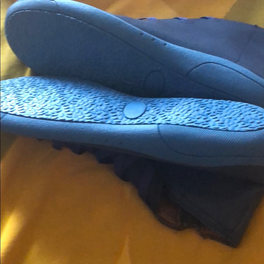 Shoes - Picture 5 of 5